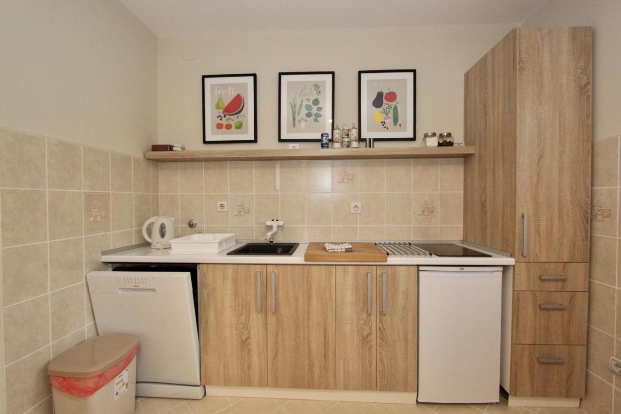 Cozy Apartments In Belgrade, Cukarica, Zeleznik, Free Parking And Wifi Eksteriør billede