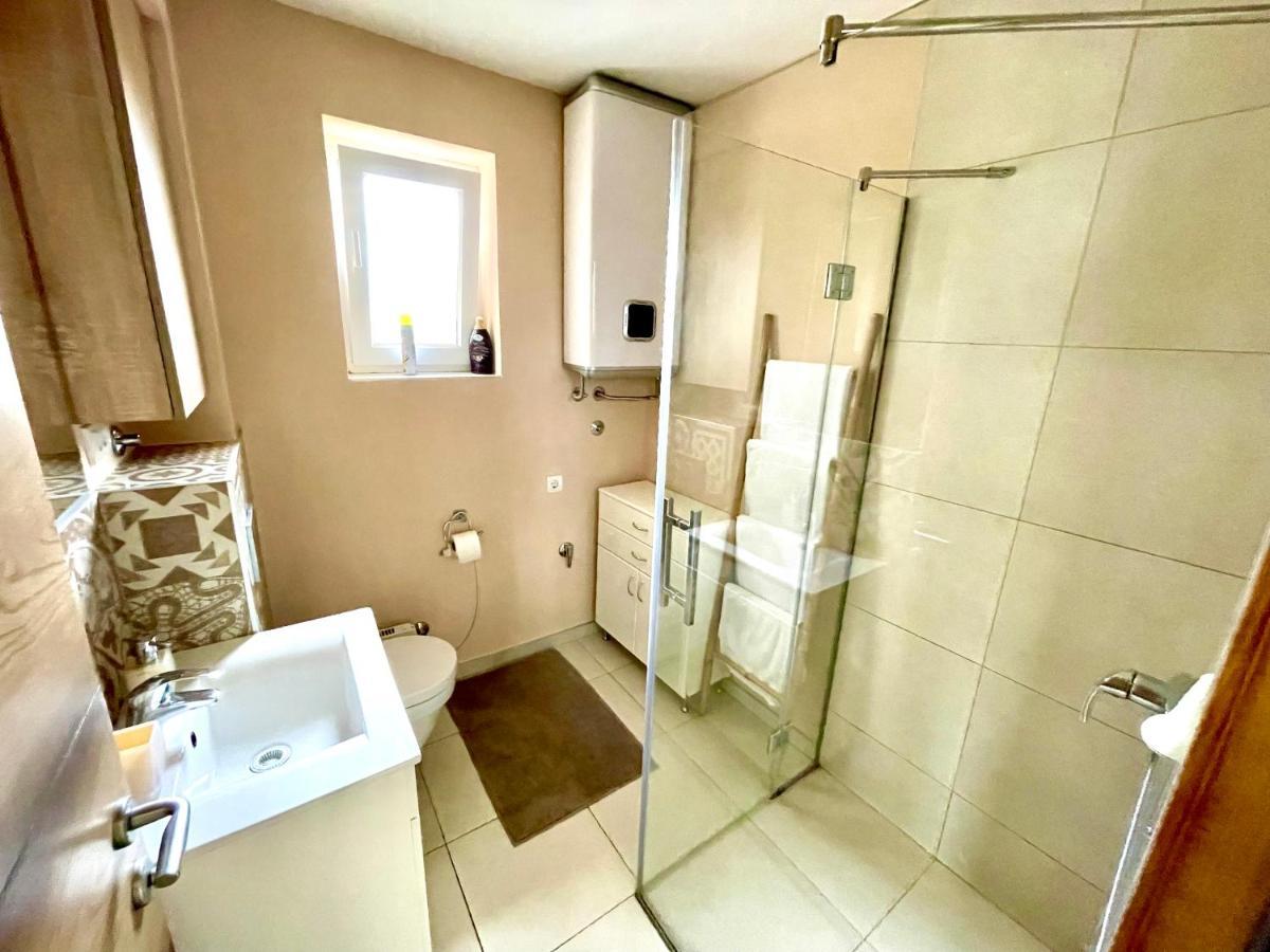 Cozy Apartments In Belgrade, Cukarica, Zeleznik, Free Parking And Wifi Eksteriør billede