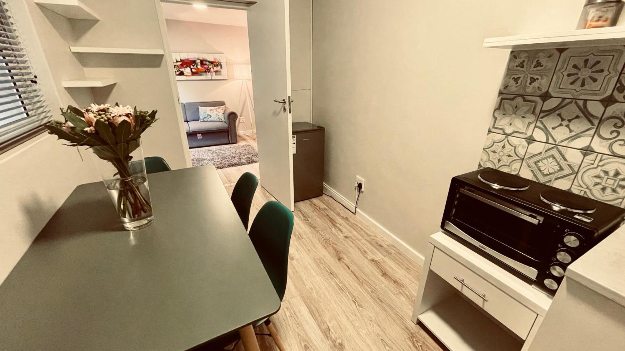 Cozy Apartments In Belgrade, Cukarica, Zeleznik, Free Parking And Wifi Værelse billede